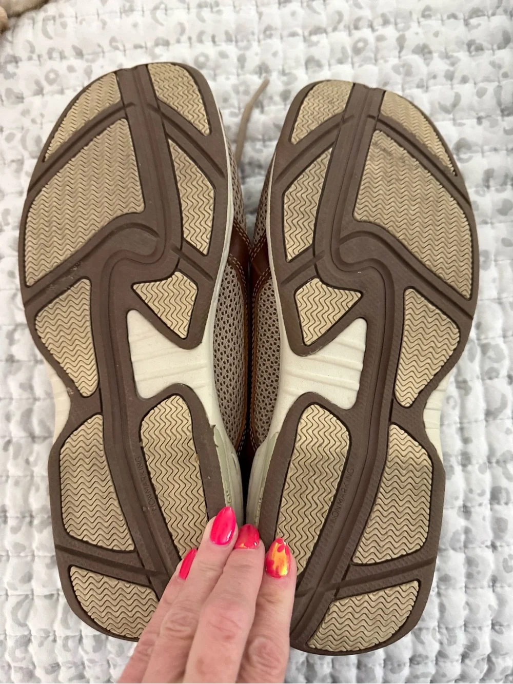 Dunham toe add contrast